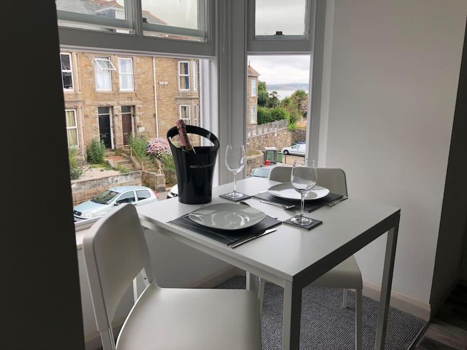 Newly Renovated Modern Studio Apartment Penzance Zewnętrze zdjęcie